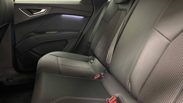 2023 Audi Q4 e-tron Q4  S line 40 e-tron  150,00 kW