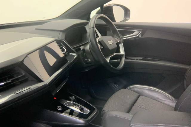 2023 Audi Q4 e-tron Q4  S line 40 e-tron  150,00 kW