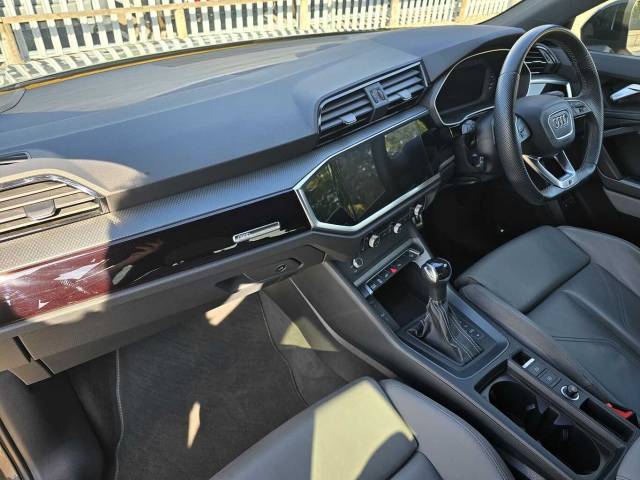 2022 Audi Q3 Sportback TFSI e 1.4 Black Edition 45 TFSI e  245 PS S tronic