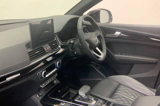 2023 Audi Q5 TFSI e 2.0 Competition Vorsprung 55 TFSI e quattro 367 PS S tronic
