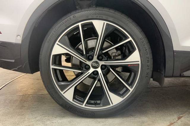 2023 Audi Q5 TFSI e 2.0 Competition Vorsprung 55 TFSI e quattro 367 PS S tronic