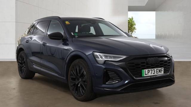 Audi Q8 e-tron Black Edition 55 e-tron quattro 300,00 kW 4x4 vehicle Electric Plasma blue, metallic
