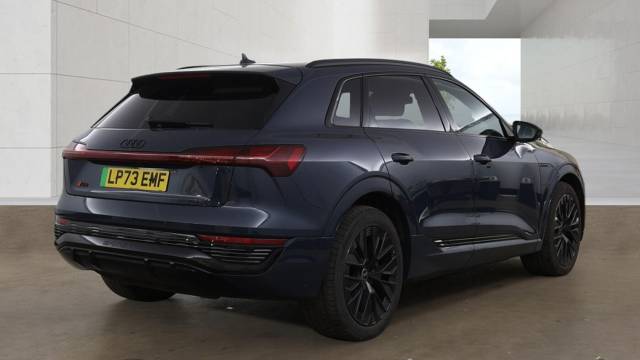 2023 Audi Q8 e-tron Black Edition 55 e-tron quattro 300,00 kW
