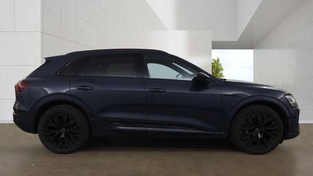 2023 Audi Q8 e-tron Black Edition 55 e-tron quattro 300,00 kW