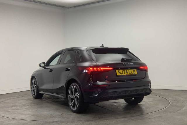 2024 Audi A3 Sportback 1.4 S line Competition 45 TFSI e  245 PS S tronic