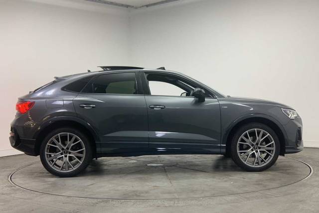 2024 Audi Q3 Sportback 1.5 Black Edition 35 TFSI  150 PS S tronic