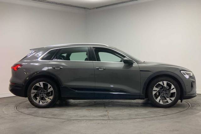 2023 Audi Q8 e-tron Sport 50 e-tron quattro 250,00 kW