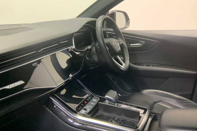 2022 Audi Q8 3.0 Black Edition 50 TDI quattro 286 PS tiptronic