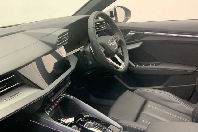 2025 Audi A3 Sportback 1.5 S line 35 TFSI  150 PS S tronic