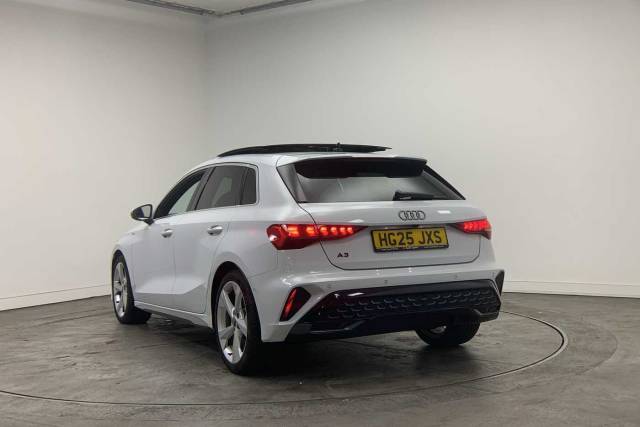 2025 Audi A3 Sportback 1.5 S line 35 TFSI  150 PS S tronic
