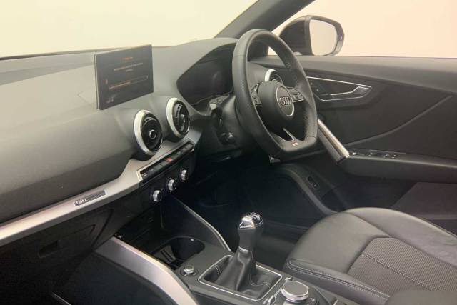 2023 Audi Q2 1.0 Black Edition 30 TFSI  110 PS 6-speed
