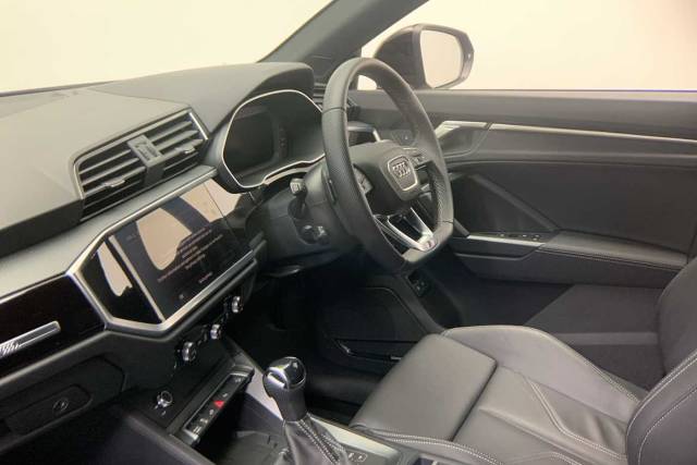 2024 Audi Q3 TFSI e 1.4 Black Edition 45 TFSI e  245 PS S tronic