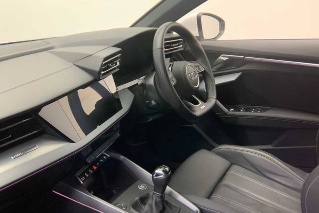 2024 Audi A3 Sportback 1.5 S line 30 TFSI  116 PS 6-speed