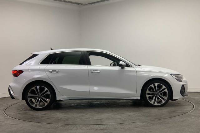 2024 Audi A3 Sportback 1.5 S line 30 TFSI  116 PS 6-speed