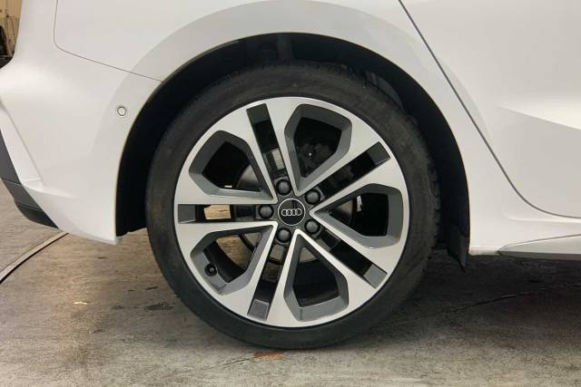 2024 Audi A3 Sportback 1.5 S line 30 TFSI  116 PS 6-speed