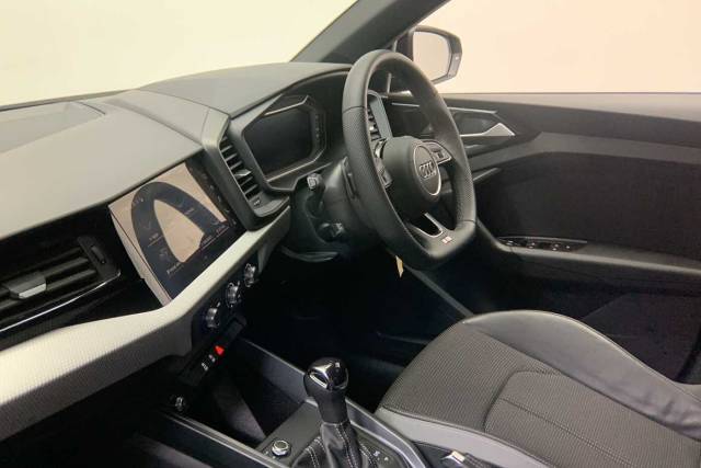 2025 Audi A1 Sportback 1.0 Black Edition 25 TFSI  95 PS S tronic