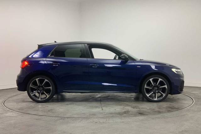 2025 Audi A1 Sportback 1.0 Black Edition 25 TFSI  95 PS S tronic