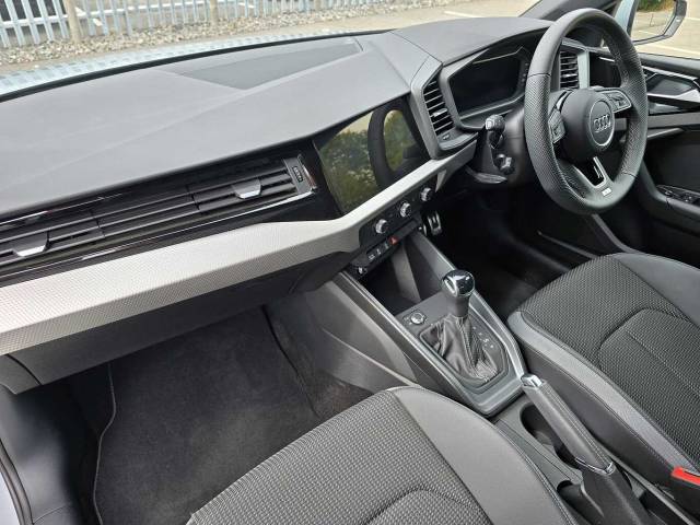 2025 Audi A1 Sportback 1.5 S line 35 TFSI  150 PS S tronic