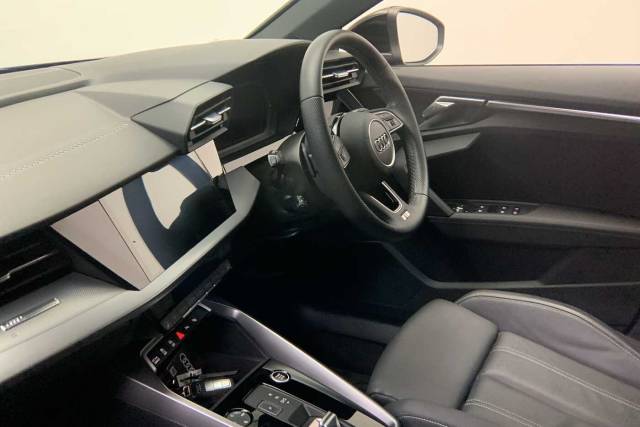 2023 Audi A3 Saloon 1.5 S line 35 TFSI  150 PS S tronic