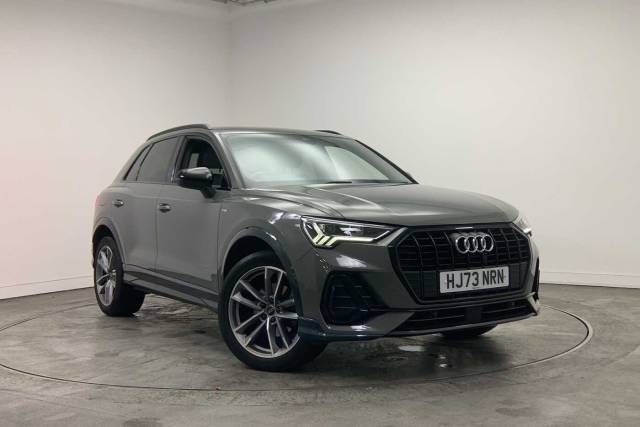 Audi Q3 1.5 (O) Black Edition 35 TFSI  150 PS S tronic 4x4 vehicle Petrol Chronos grey, metallic