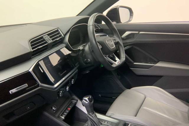 2023 Audi Q3 1.5 (O) Black Edition 35 TFSI  150 PS S tronic