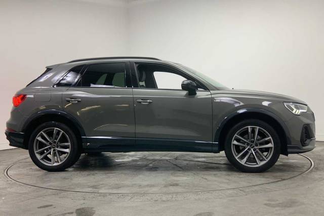 2023 Audi Q3 1.5 (O) Black Edition 35 TFSI  150 PS S tronic