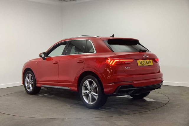 2021 Audi Q3 1.5 S line 35 TFSI  150 PS 6-speed