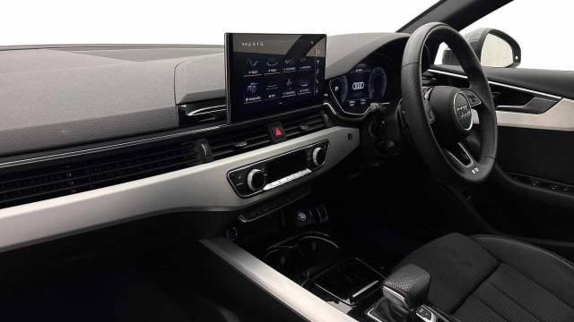 2024 Audi A4 Avant 2.0 Avant S line 40 TFSI  204 PS S tronic