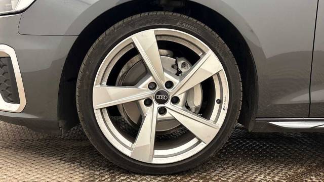 2024 Audi A4 Avant 2.0 Avant S line 40 TFSI  204 PS S tronic