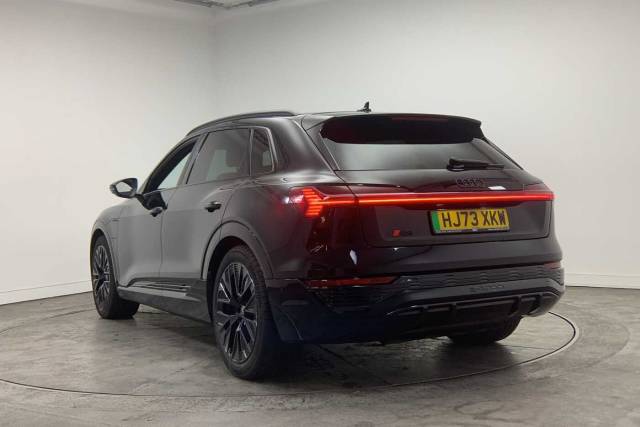 2023 Audi Q8 e-tron Black Edition 55 e-tron quattro 300,00 kW