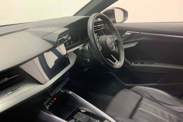 2022 Audi A3 Saloon 1.0 S line 30 TFSI  110 PS S tronic