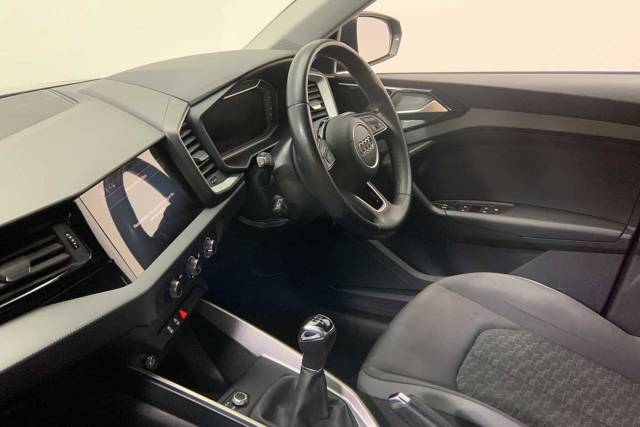 2021 Audi A1 Sportback 1.0 Sport 25 TFSI  95 PS 5-speed