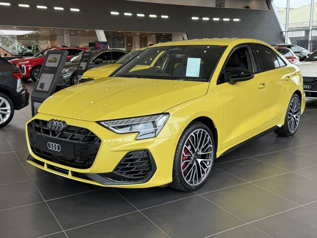 Audi S3 Saloon AUDI S3 Saloon Black Edition TFSI 333 PS S tronic Saloon Petrol Python Yellow Metallic