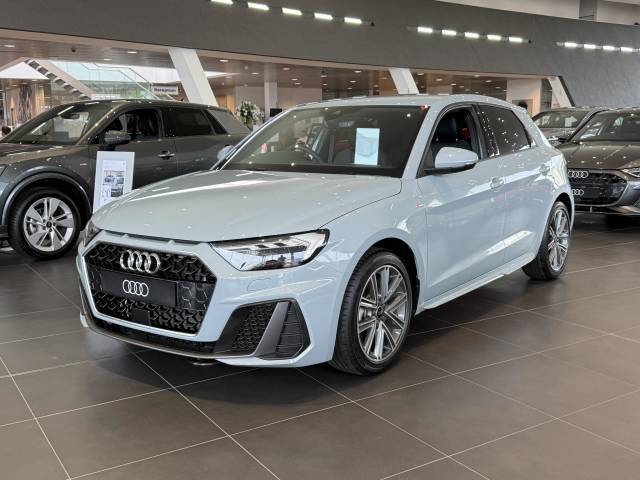 Audi A1 Sportback AUDI A1 Sportback S line 30 TFSI 116 PS 6-speed Sportback Petrol Arrow grey, pearl effect