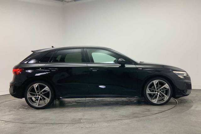 2024 Audi A3 Sportback 1.5 Black Edition 35 TFSI  150 PS 6-speed