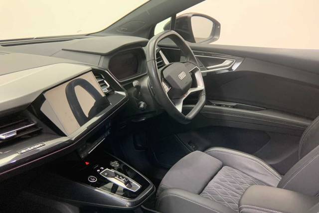 2023 Audi Q4 e-tron Q4  Edition 1 50 e-tron quattro 220,00 kW