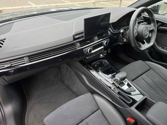 2023 Audi A4 Saloon 2.0 Black Edition 40 TFSI  204 PS S tronic