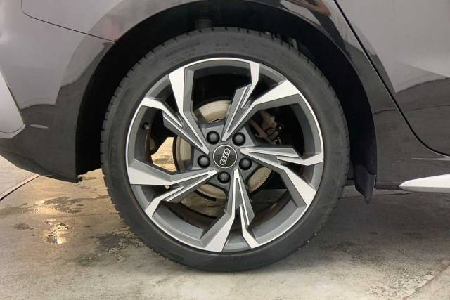2024 Audi A3 Sportback 1.0 S line 30 TFSI  110 PS 6-speed