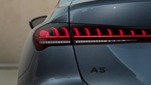 Audi A5 Saloon AUDI A5 Saloon Black Edition e-hybrid quattro 299 PS S tronic