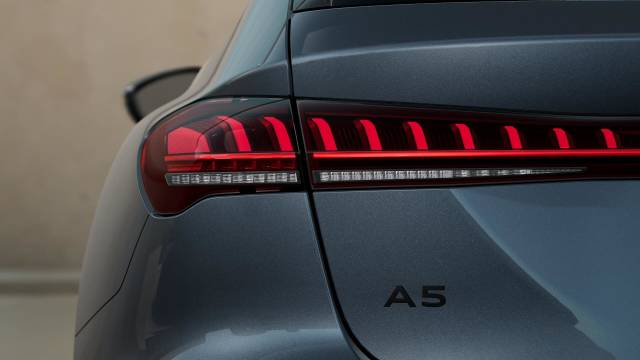 Audi A5 Avant AUDI A5 Avant S line e-hybrid quattro 299 PS S tronic