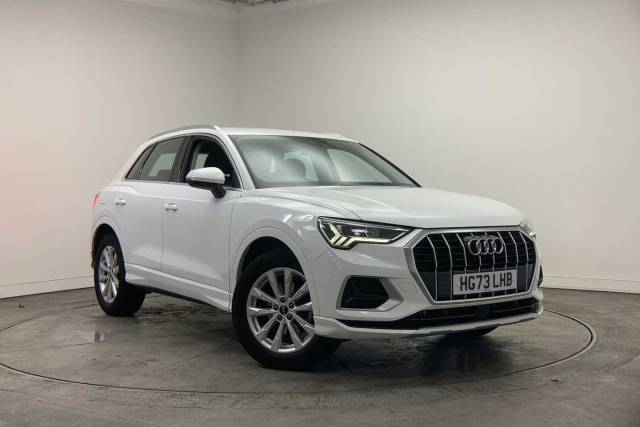 Audi Q3 1.5 (O) Sport 35 TFSI  150 PS S tronic 4x4 vehicle Petrol Arkona white, solid