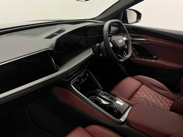 2025 Audi SQ5 3.0 SUV Launch Edition TFSI  367 PS S tronic