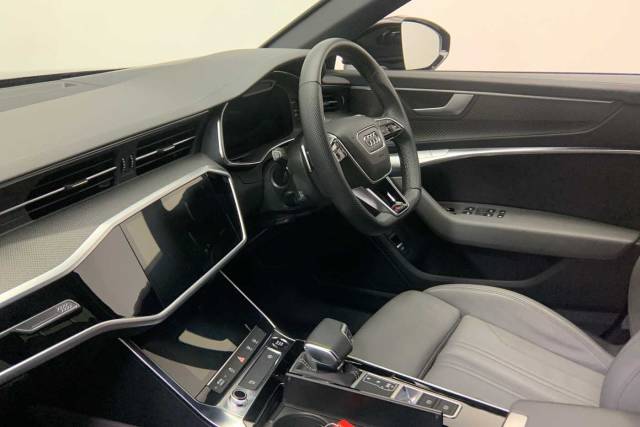 2025 Audi A6 2.0 Avant Black Edition 40 TFSI  204 PS S tronic