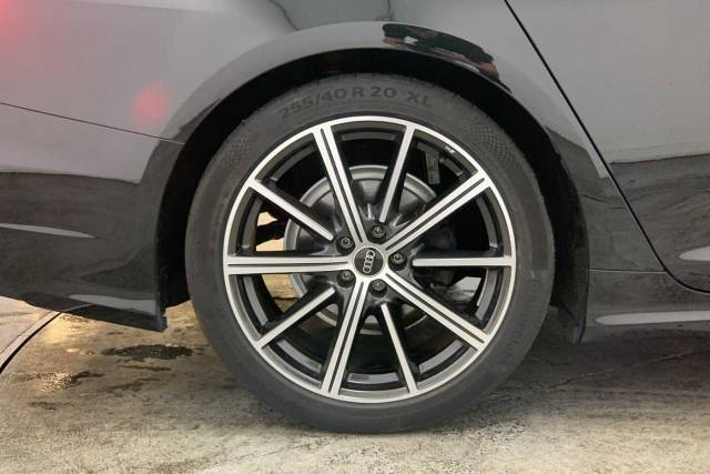 2025 Audi A6 2.0 Avant Black Edition 40 TFSI  204 PS S tronic