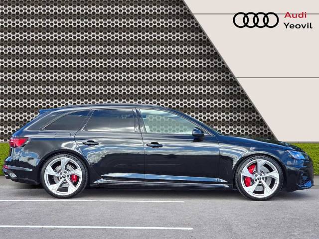 2020 Audi RS 4 Avant 2.9 4    450 PS tiptronic