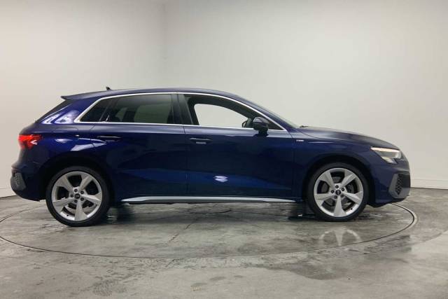2024 Audi A3 Sportback 1.4 S line 40 TFSI e  204 PS S tronic