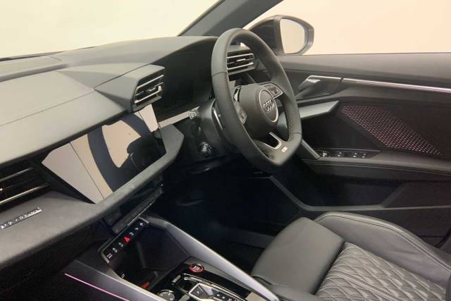 2025 Audi S3 Sportback 2.0 Black Edition TFSI  333 PS S tronic