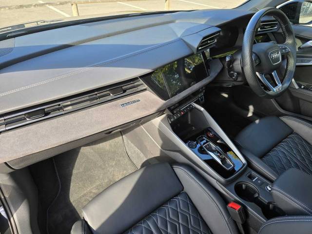 2024 Audi S3 Sportback 2.0 Black Edition TFSI  333 PS S tronic