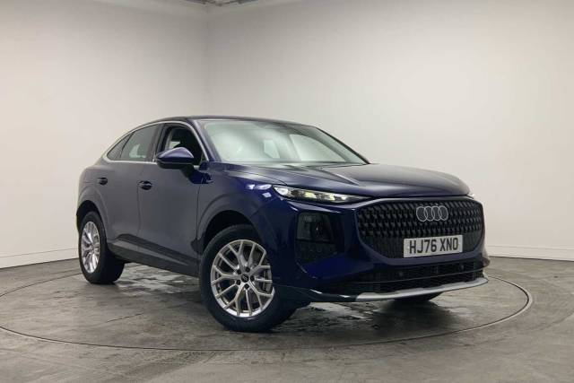 Audi Q3 Sportback 1.5 Sport e-hybrid  272 PS S tronic 4x4 vehicle Hybrid Navarra blue, metallic