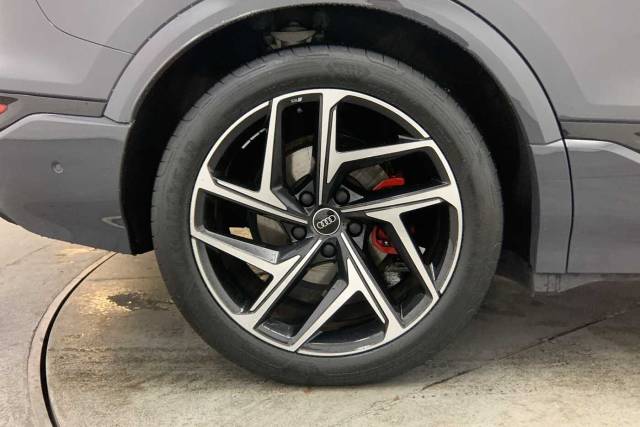 2026 Audi Q6 e-tron SUV Edition 1  185,00 kW